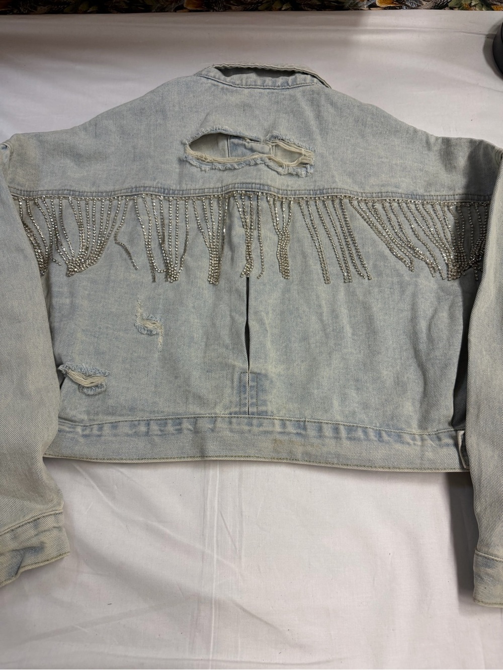 Women's Light Wash Cropped Denim Jacket - Light Blue - Picture 7 of 10